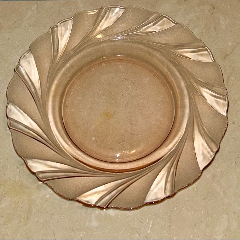 Vintage French Vereco Pink Depression Glass dessert/salad plate 8-1/2"